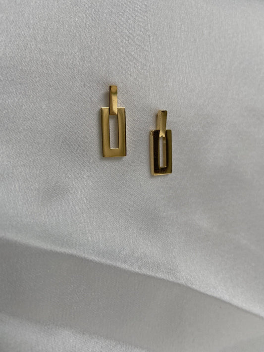Golde studs