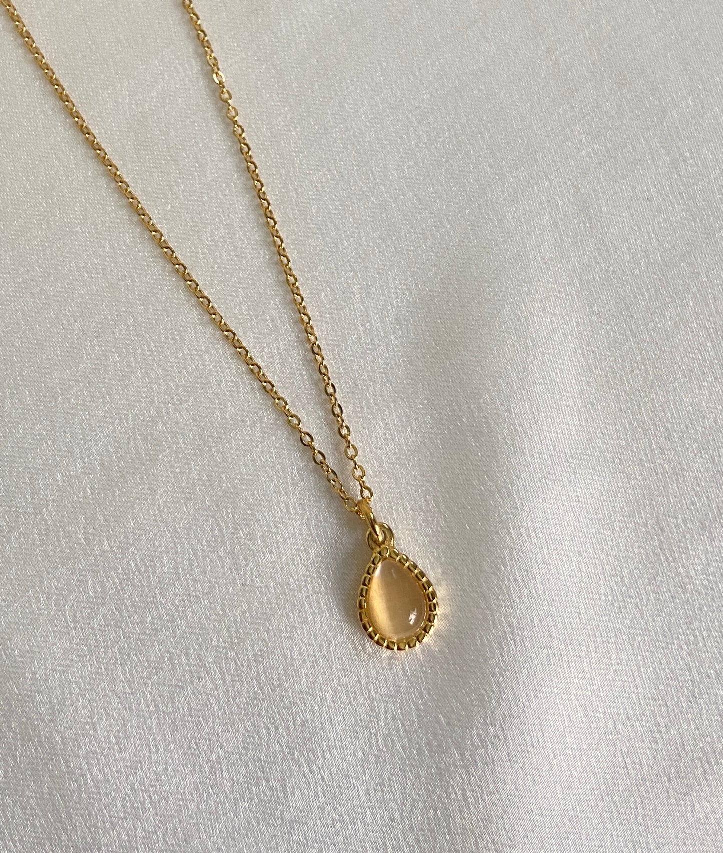 Drop  Pendant Necklace